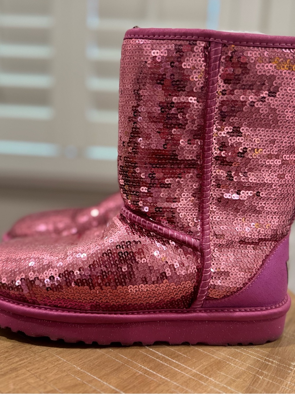 UGG Classic Short Sequin Boots Pink Sparkle Fuchsia Style #1094982 Size 8 - Picture 5 of 10